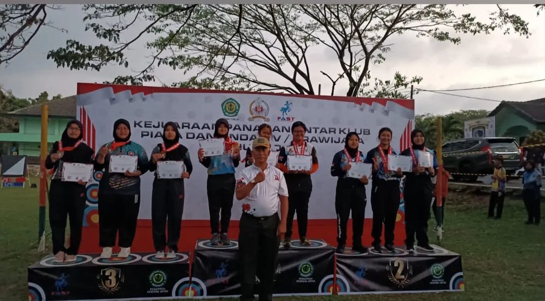 Medali Perak dalam Kejuaraan Panahan di Malang